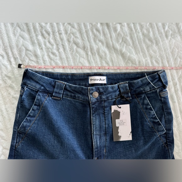Studio Blue Jeans. NWT size 8/29. - Picture 3 of 4